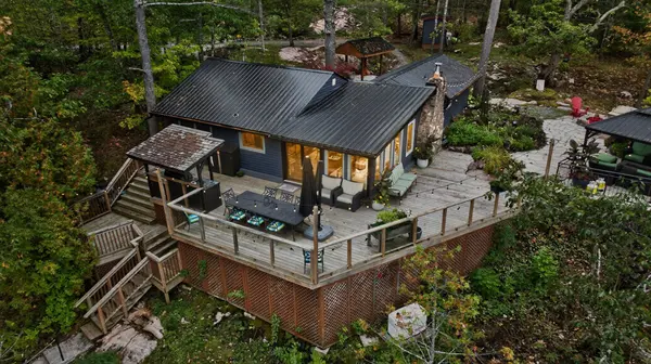 2712 Channel View LN, Selwyn, ON K0L 2H0