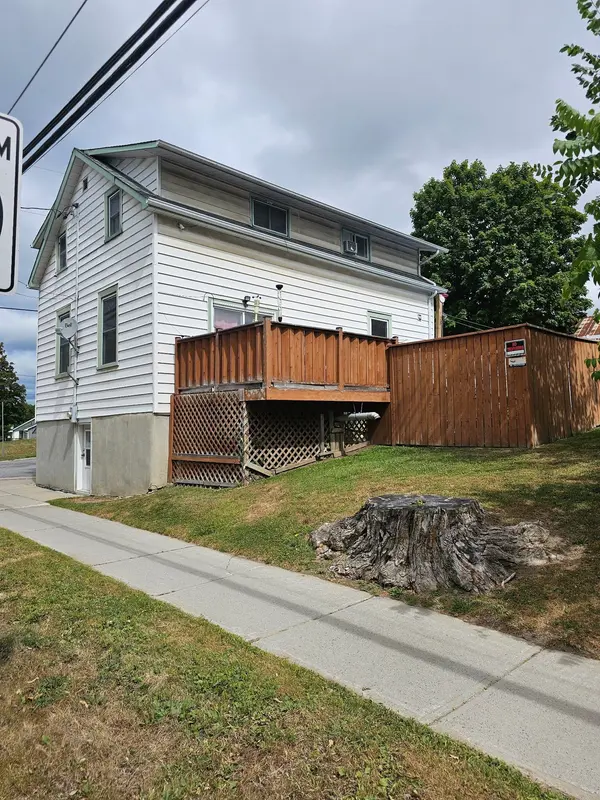 98 Paul DR, Lanark Highlands, ON K0G 1K0