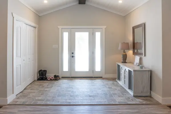 1068 Xavier ST, Gravenhurst, ON P0E 1G0