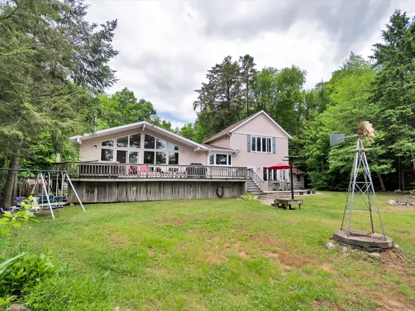 1070 Grass Lake RD, Kearney, ON P0A 1M0