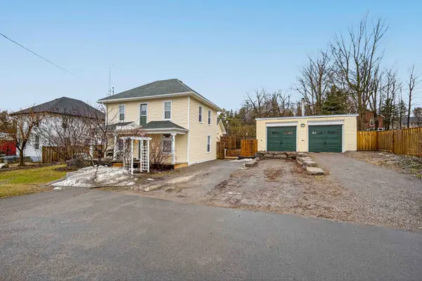 2464 Queen Mary ST, Cavan Monaghan, ON L0A 1C0