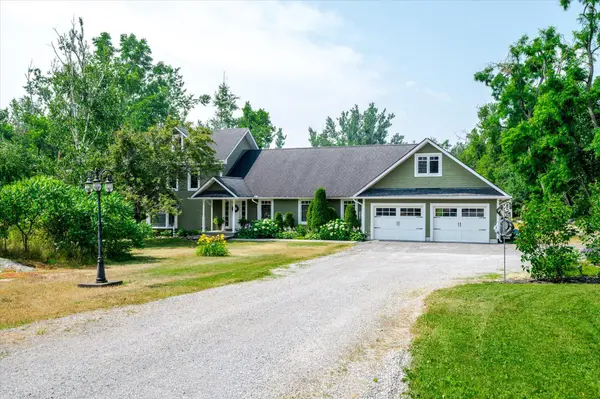 1898 Lakehurst RD, Trent Lakes, ON K0L 1J0