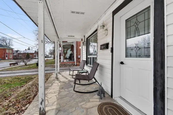 427 Thomas ST, Deseronto, ON K0K 1X0