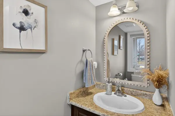 2 Lisbeth CRES, Kawartha Lakes, ON K9V 0C9