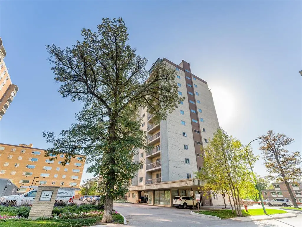 246 Roslyn RD, Winnipeg, MB R3L 0H5