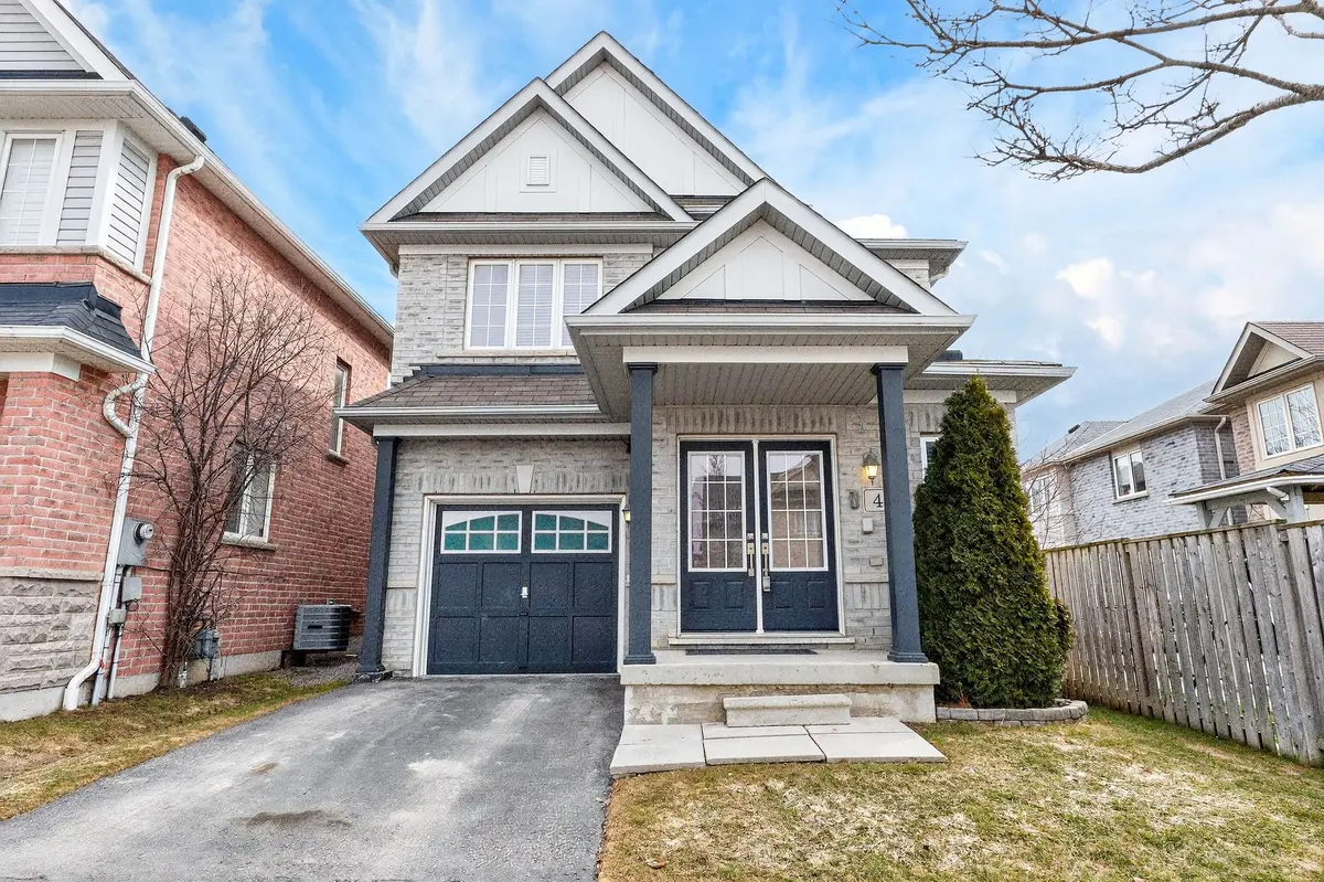 43 Formosa AVE, Ajax, ON L1Z 0N1