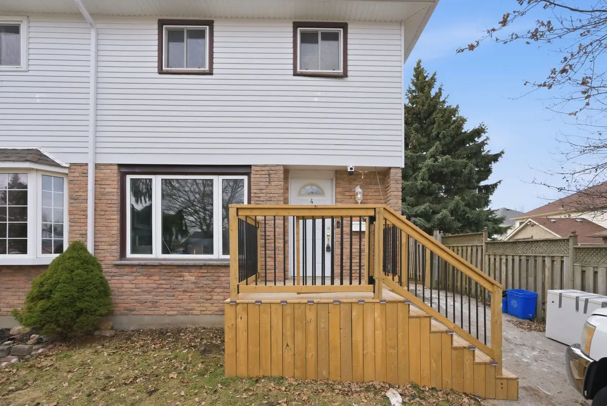 428 Lesabre ST, Oshawa, ON L1K 1E4