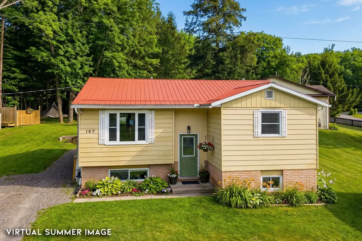 165 Watson LN, Gravenhurst, ON P1P 1P6