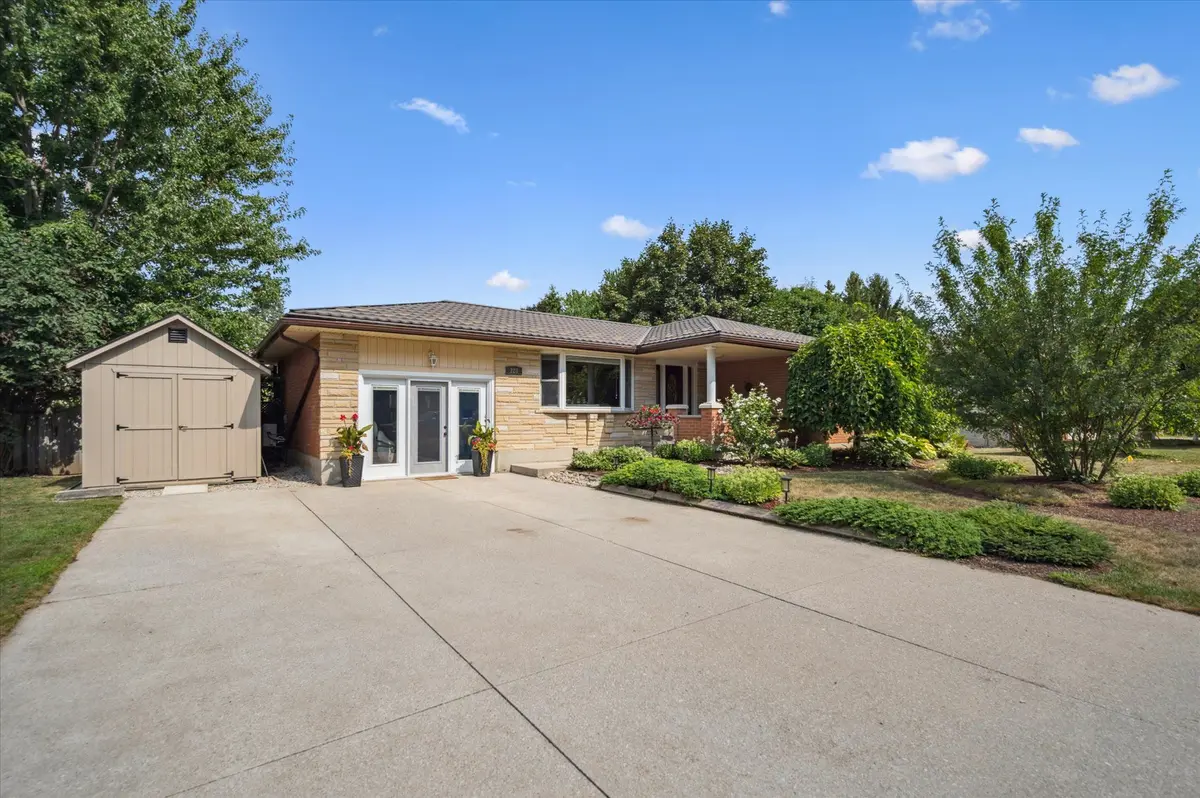 220 Colborne ST, Centre Wellington, ON N0B 1S0