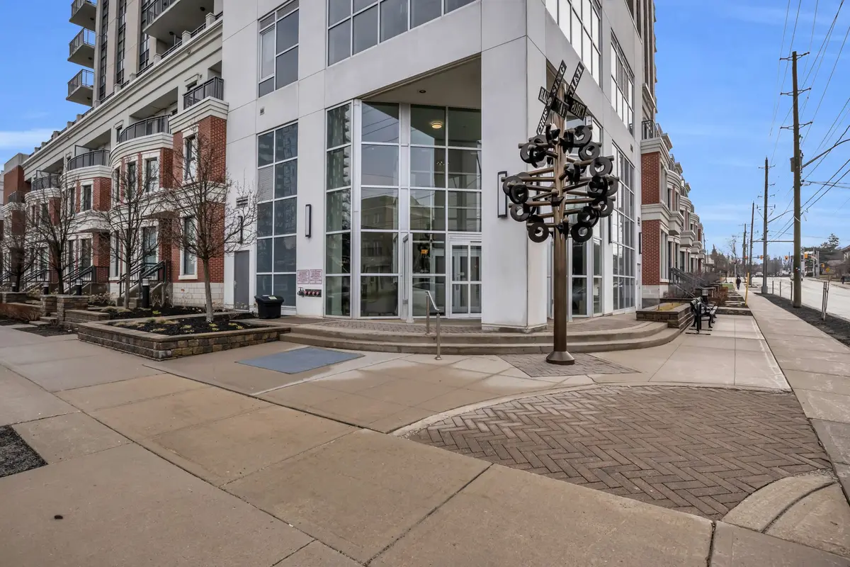 144 Park ST #904, Waterloo, ON N2L 0B6