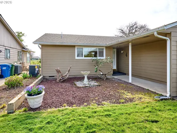 2056 KING WAY, Woodburn, OR 97071