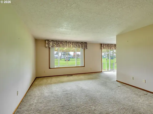 2056 KING WAY, Woodburn, OR 97071