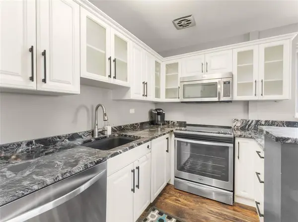 246 Roslyn RD, Winnipeg, MB R3L 0H5