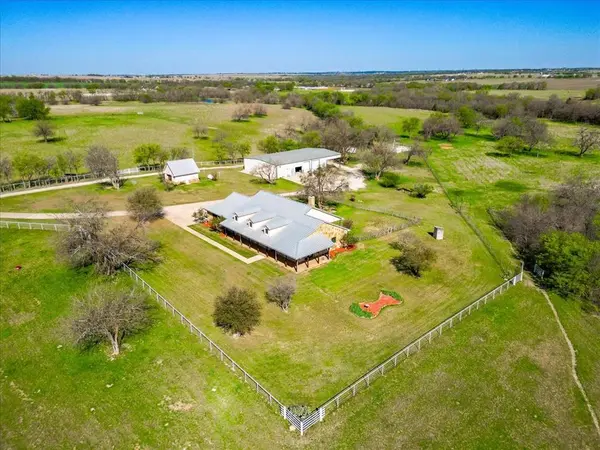 11918 Riek Road #!, Krum, TX 76249