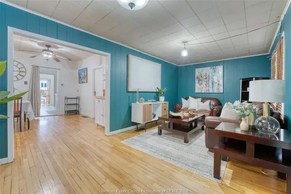 1581 CADILLAC Street, Windsor, ON N8Y 2C4