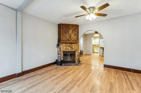 515 E Blancke St, Linden City, NJ 07036