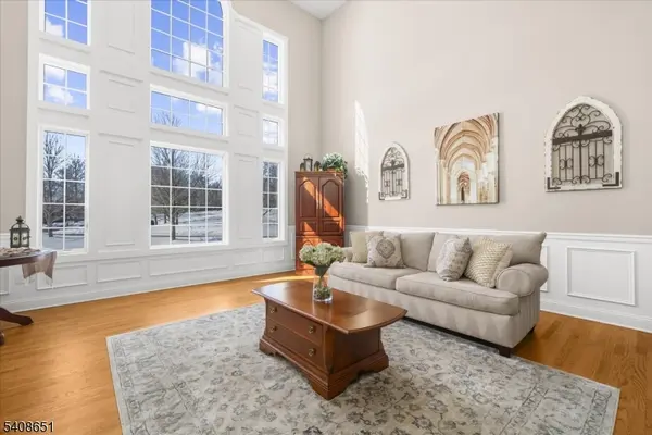 4 Steinbeck Ct, Alexandria Twp., NJ 08848