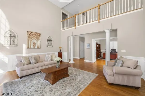 4 Steinbeck Ct, Alexandria Twp., NJ 08848