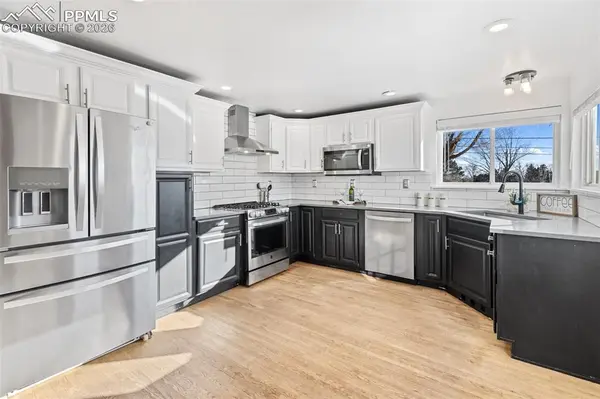 1211 Cumberland ST, Colorado Springs, CO 80907