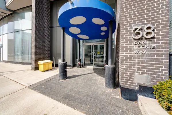 38 Dan Leckie WAY #605, Toronto C01, ON M5V 2V6