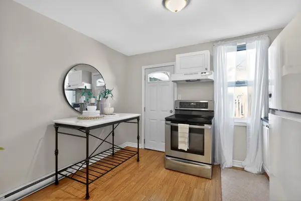 114 Olive AVE, Oshawa, ON L1H 2P2