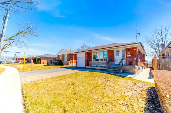 17 Madrid ST, Toronto E09, ON M1P 4L7