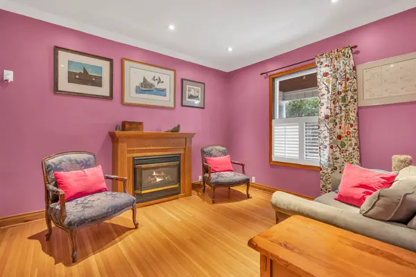 17 Baltic AVE, Toronto E03, ON M4J 1S1