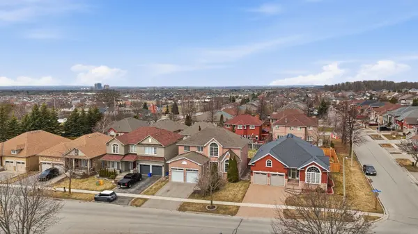 570 Blackwood BLVD, Oshawa, ON L1K 2N6