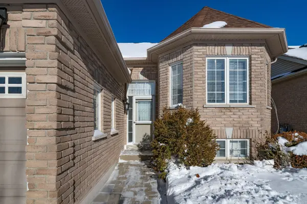 802 Coldstream DR, Oshawa, ON L1K 2Z3