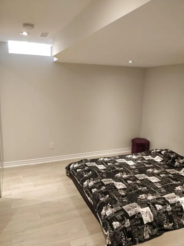 21 Delphinium AVE, Richmond Hill, ON L4E 4N6