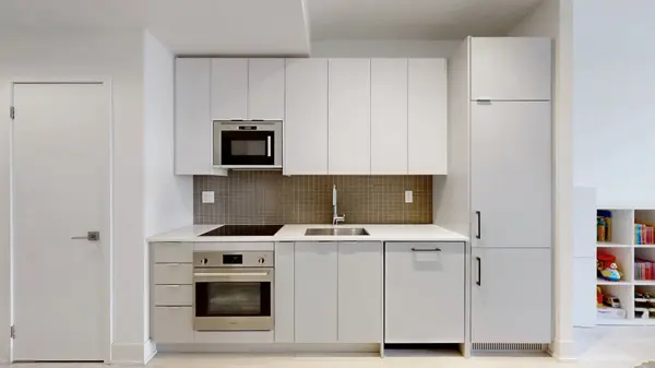 2908 Highway 7 N/A #2306, Vaughan, ON L4K 0K5