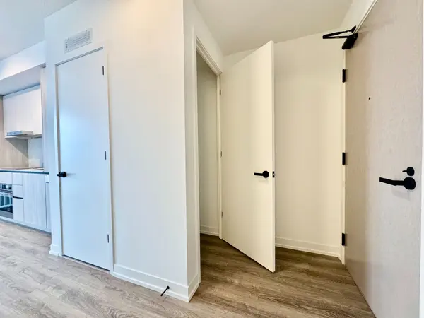 8 Interchange WAY #2906, Vaughan, ON L4K 0R2