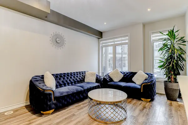 181 Parktree DR #33, Vaughan, ON L6A 5B1