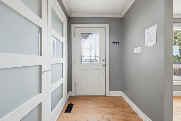 5 Pineway AVE, Georgina, ON L4P 1X8