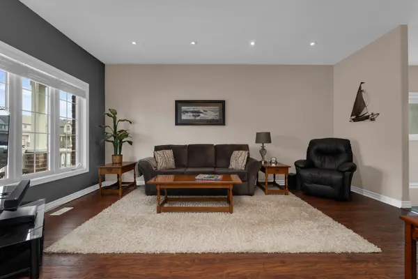 121 Quigley ST, Essa, ON L3W 0P5