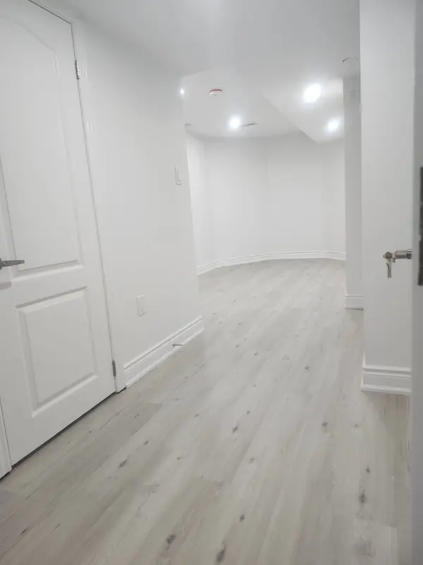 1 Branigan CRES #BSMT2, Halton Hills, ON L0P 1K0