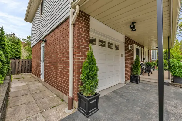 509 Pinedale AVE ##Lower, Burlington, ON L7L 3W3