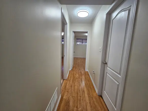 2488 Post RD #21, Oakville, ON L6H 0K1