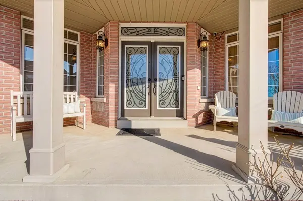 2219 Wuthering Heights WAY, Oakville, ON L6M 0A3