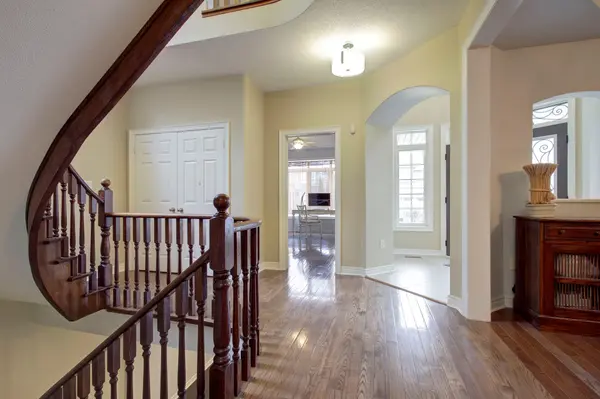 2219 Wuthering Heights WAY, Oakville, ON L6M 0A3