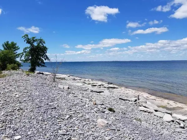 62 SCHOOL HOUSE RD, Frontenac Islands, ON K0H 2Y0