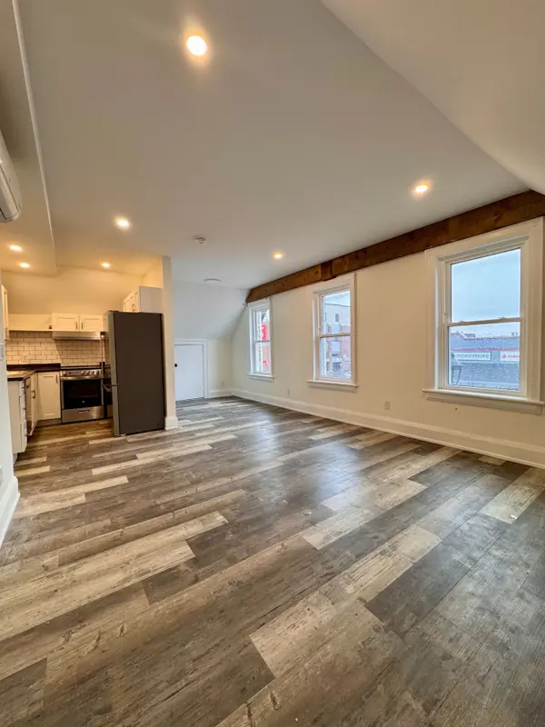 19 Cambridge ST S, Kawartha Lakes, ON K9V 3B7