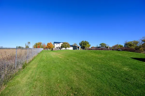 8 Talbot RD, Haldimand, ON N0A 1C0