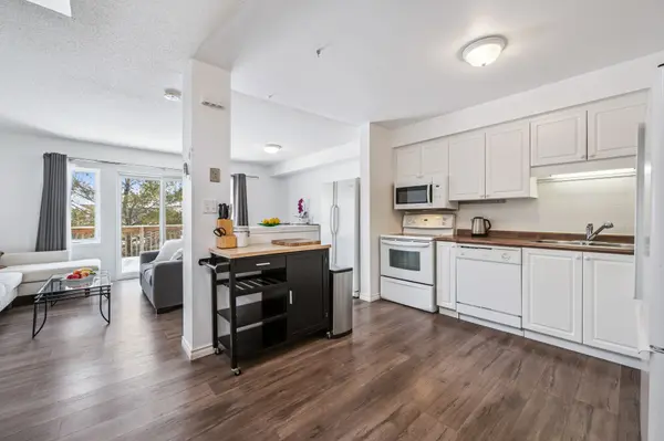 151 Clairfields DR E #23, Guelph, ON N1L 1P5