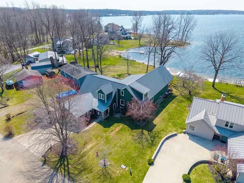 1064 Bay View DR, Coldwater, MI 49036