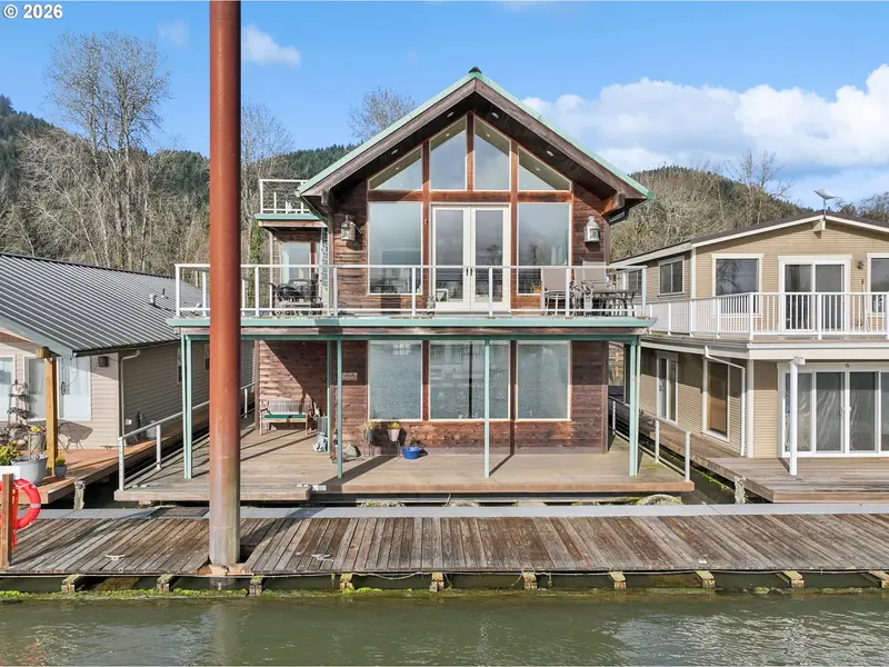 25000 NW Saint Helens RD #5, Portland, OR 97231