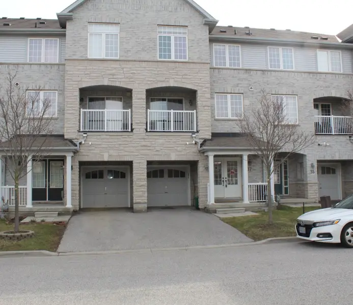 37 Chaston RD, Ajax, ON L1Z 0M5