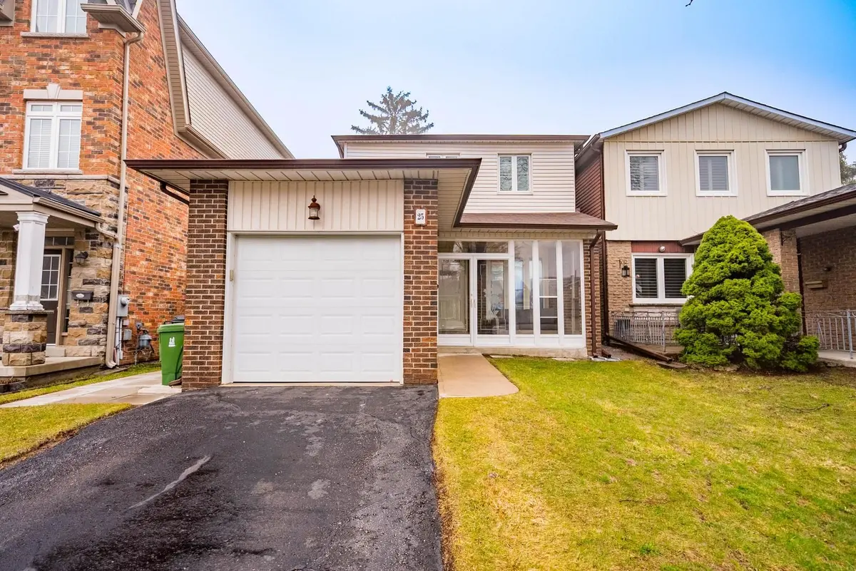 25 Thistlewaite CRES, Toronto E07, ON M1S 3Y8