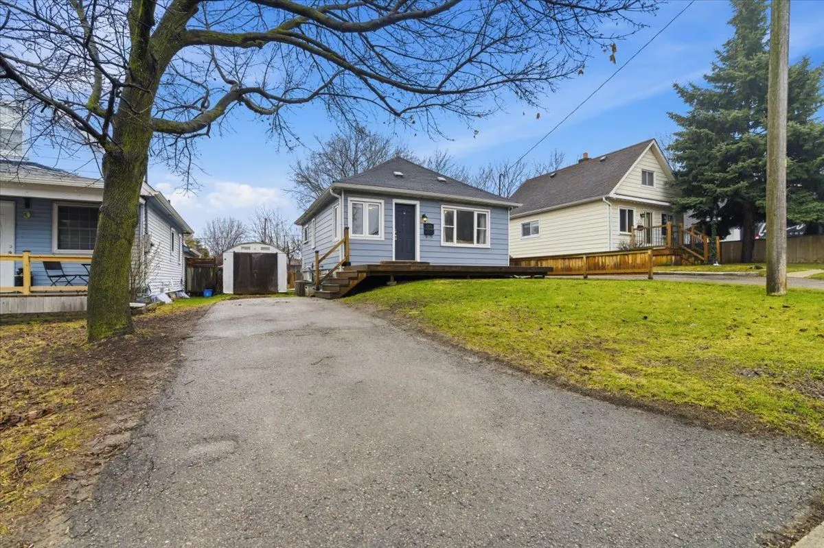 469 Montrave AVE, Oshawa, ON L1J 4S6