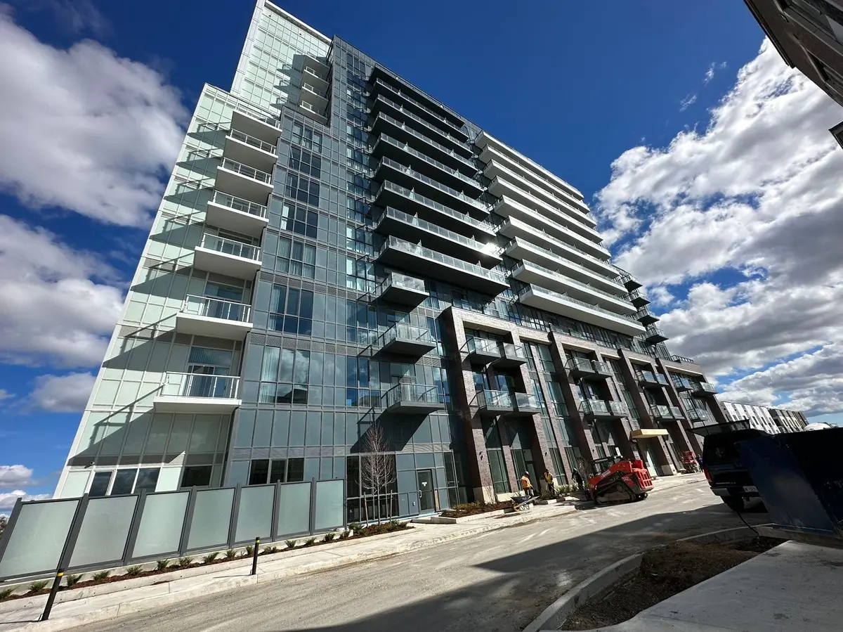 60 Honeycrisp CRES #903, Vaughan, ON L4K 0M5